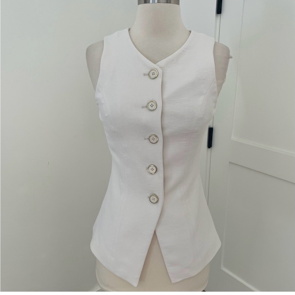 Sleeveless White Button-Front Women's Top